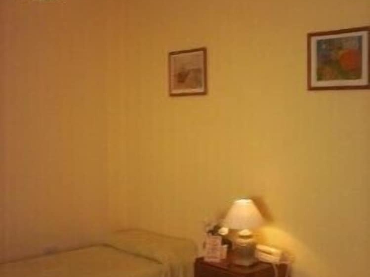 스탠다드 트리플 룸, El Quijote