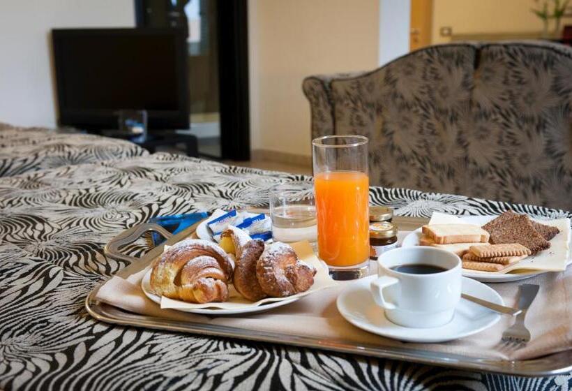 小型套房, Garibaldi