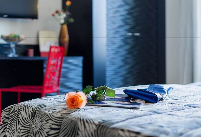 标准三人间, Garibaldi