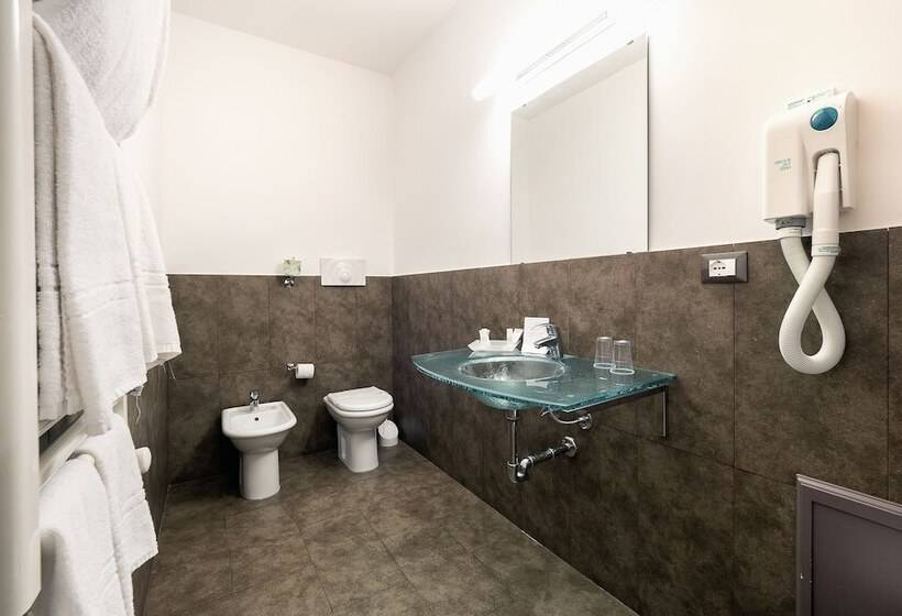 小型套房, Garibaldi