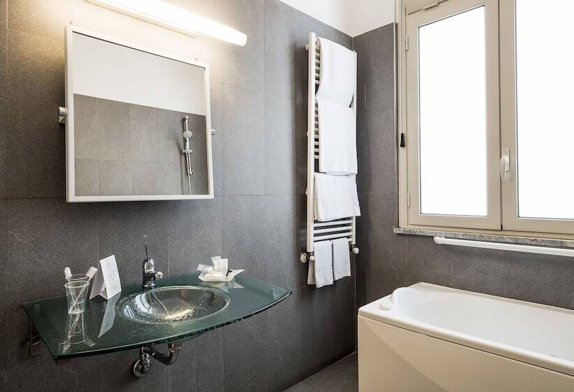 高级大房间, Garibaldi