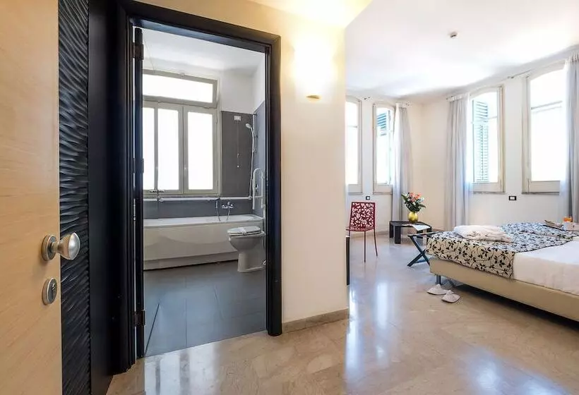 اتاق سوپریور, Garibaldi