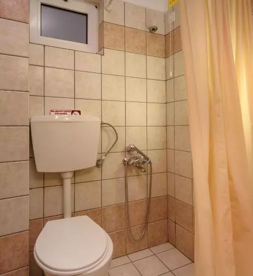 Chambre Triple Standard, Melissa