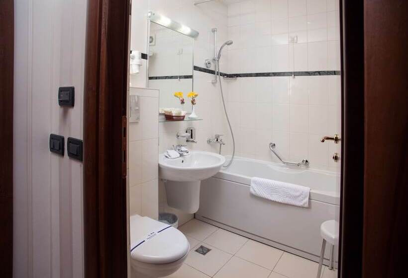 اتاق سوپریور, Otrada