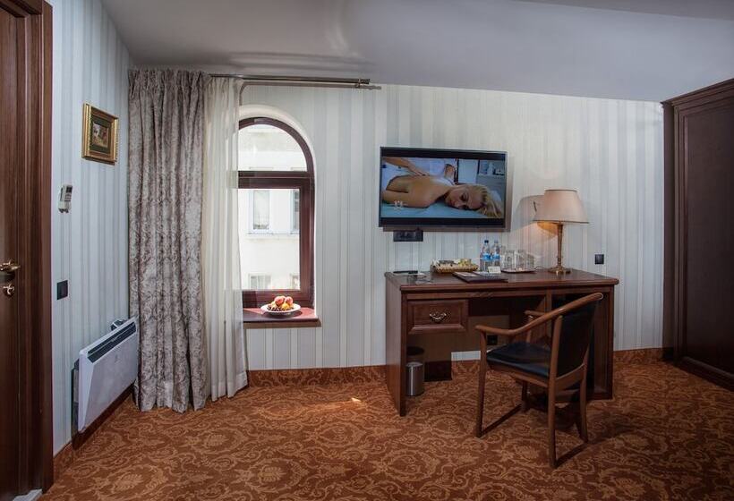 اتاق سوپریور, Otrada