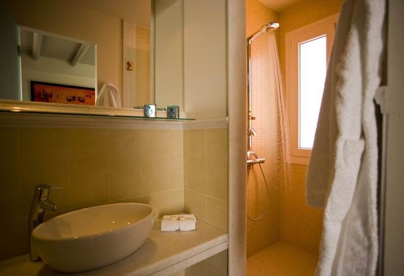 Номер Superior, Princess Of Naxos