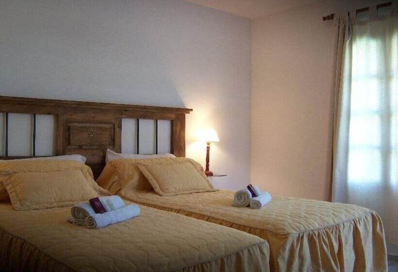 اتاق استاندارد, Red Wine Club