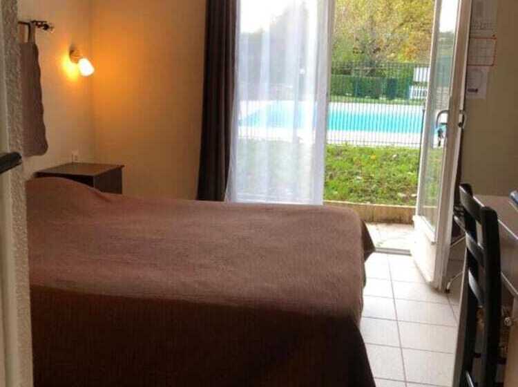 غرفة قياسية ثلاثية, Restaurant Les Falaises