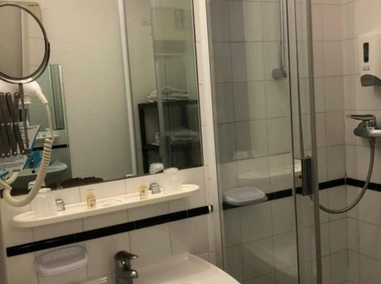 غرفة قياسية, Restaurant Les Falaises