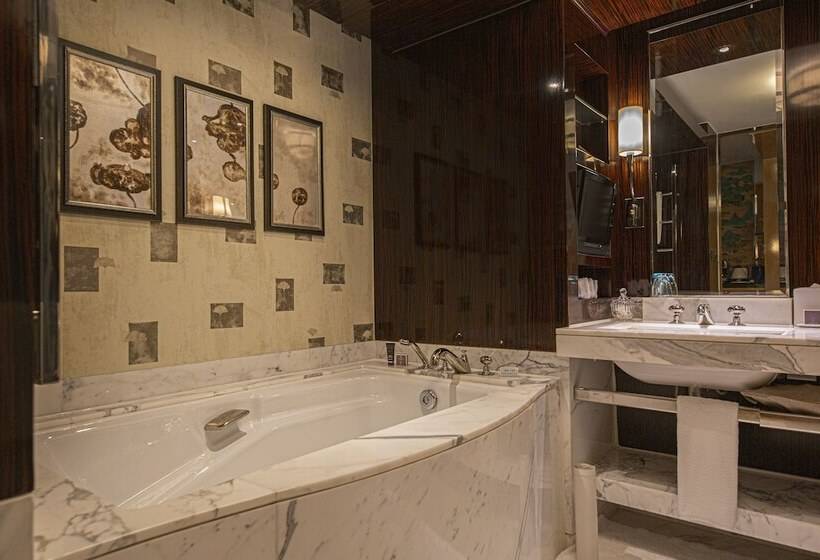 Номер Deluxe, The Ritzcarlton Beijing, Financial Street