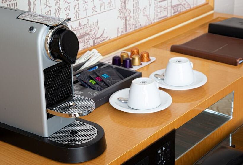 Номер Deluxe, The Ritzcarlton Beijing, Financial Street