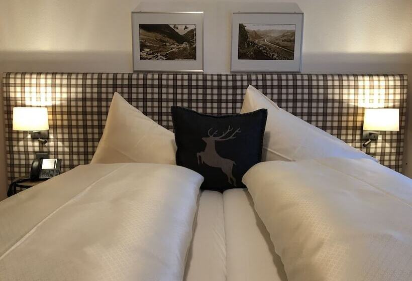 اتاق خانوادگی, Turna Malbun