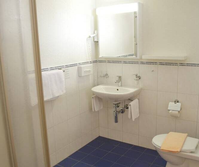 اتاق خانوادگی, Turna Malbun