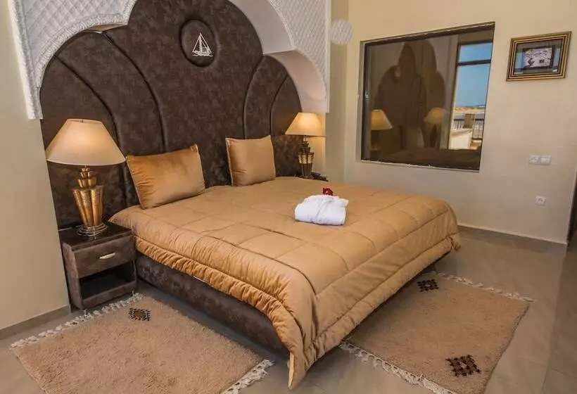 سوئیت پرزیدنت, Hôtel Des Iles