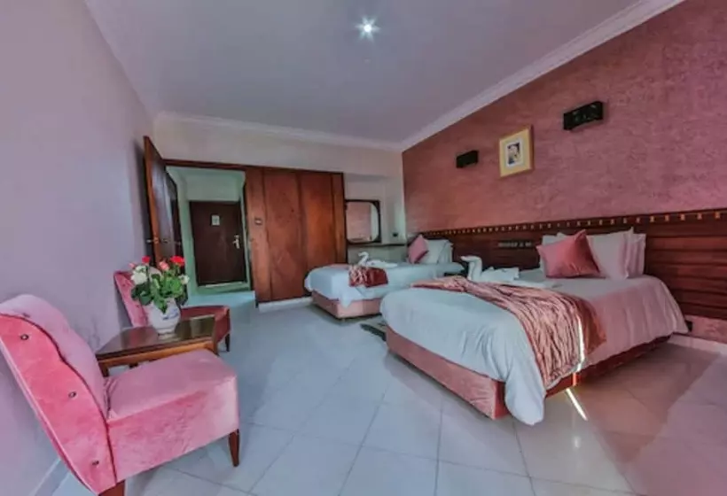 اتاق استاندارد سه نفره, Hôtel Des Iles