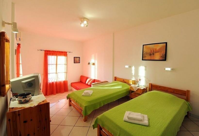 Triple Room Sea View, Froudi Rooms