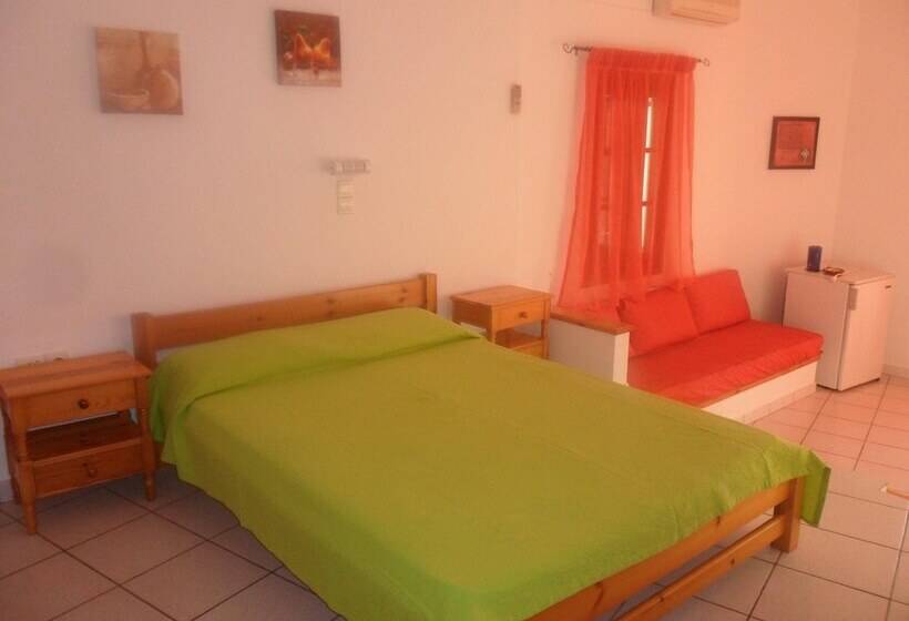 Triple Room Sea View, Froudi Rooms