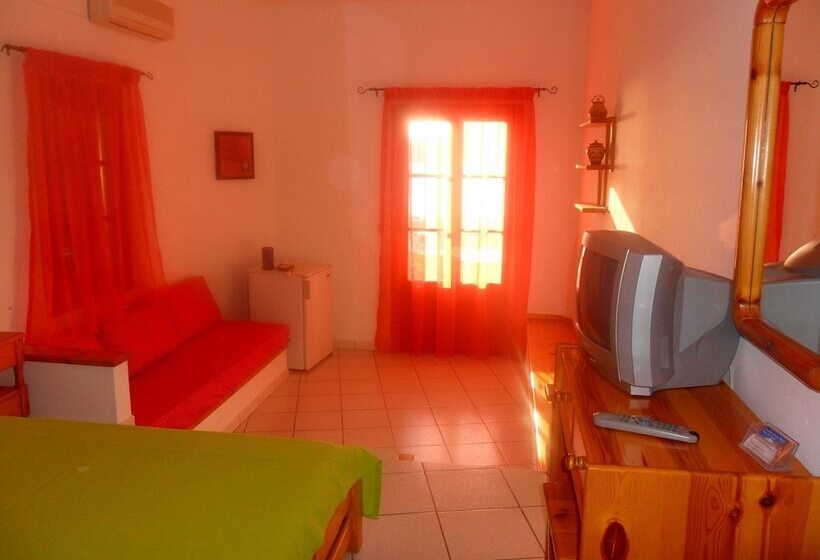 Triple Room Sea View, Froudi Rooms