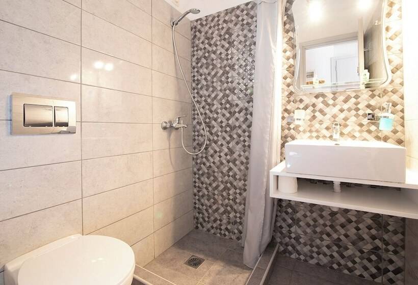 חדר סטנדרט נוף לים, Froudi Rooms