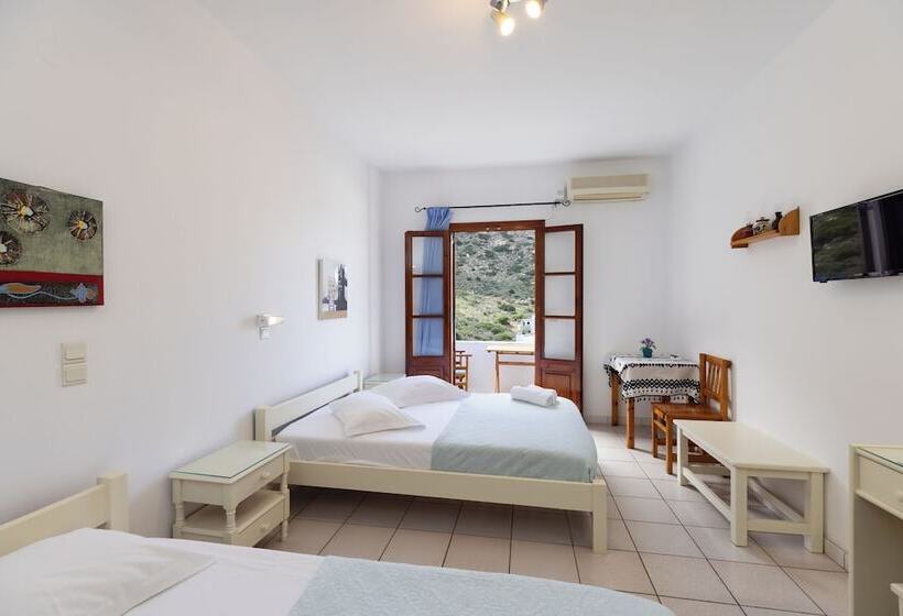 Triple Room Sea View, Froudi Rooms