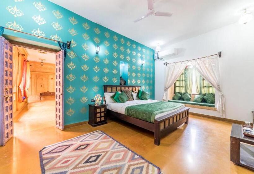 Люкс, Heritage House