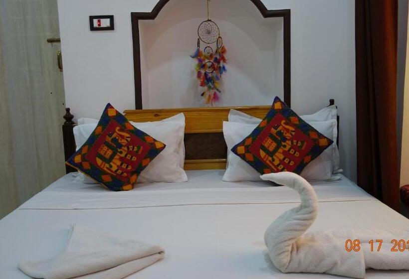 Standardrum King Size Säng, The Wanderlust Guest House & Safari