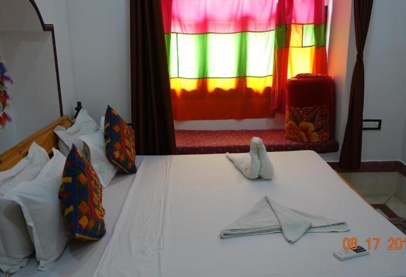 Standardrum King Size Säng, The Wanderlust Guest House & Safari