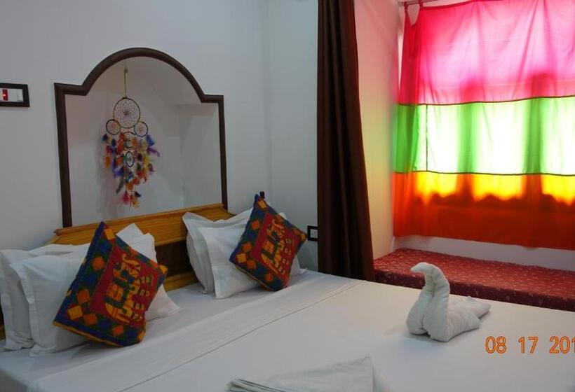 Standardrum King Size Säng, The Wanderlust Guest House & Safari