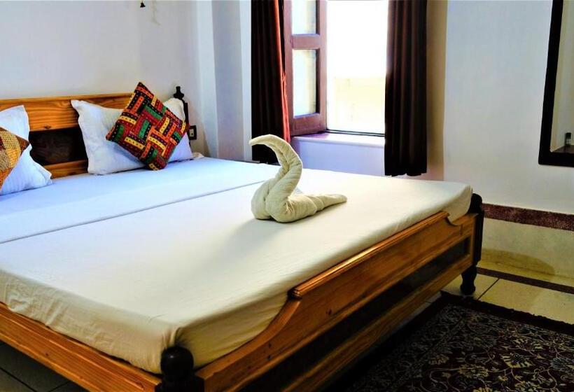 Ekonomiskt Rum, The Wanderlust Guest House & Safari