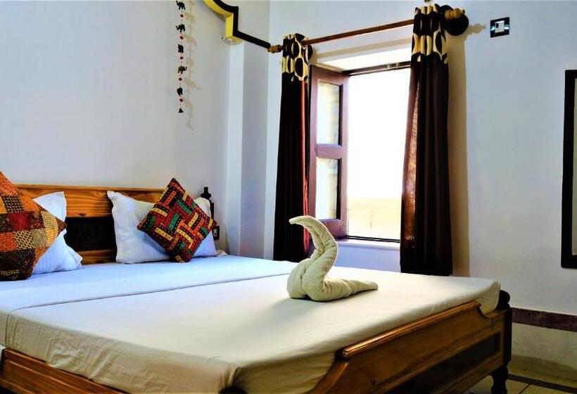 Standardrum King Size Säng, The Wanderlust Guest House & Safari