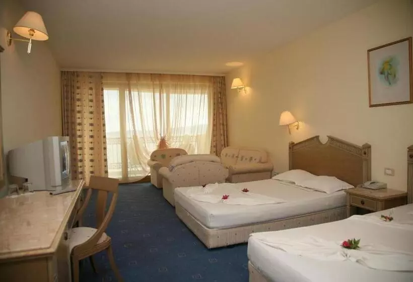 プールビュージュニアスイート, Duni Marina Royal Palace Hotel   Ultra All Inclusive