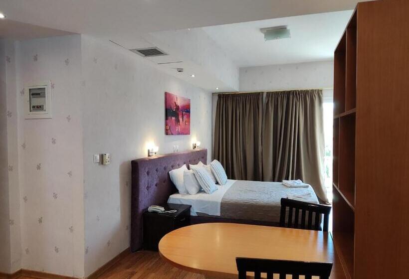 جناح جونيور مطلّ علي البحر, Grand Olympic Hotel Loutraki