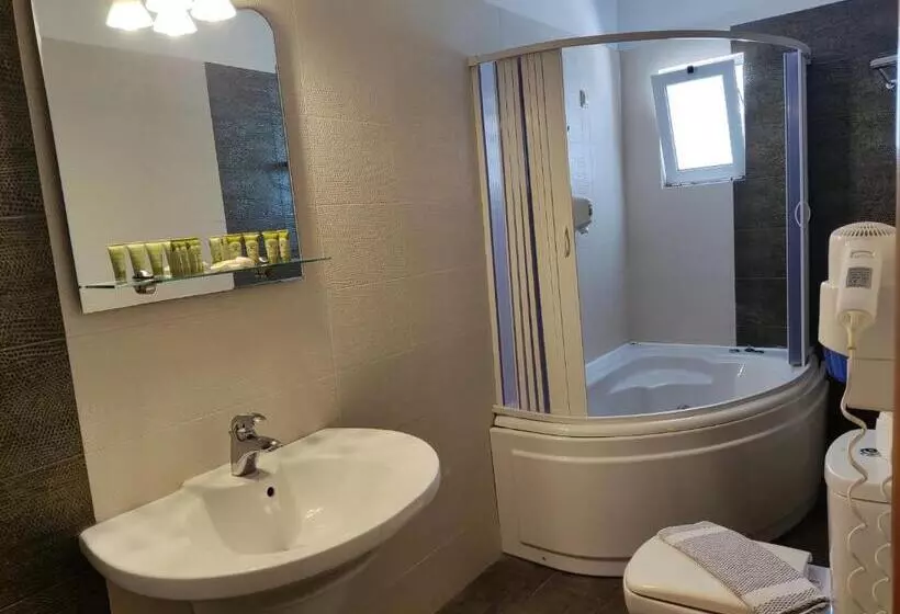 山の見えるジュニアスイート, Grand Olympic Hotel Loutraki