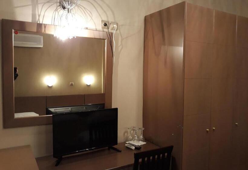 经济四人房间, Grand Olympic Hotel Loutraki