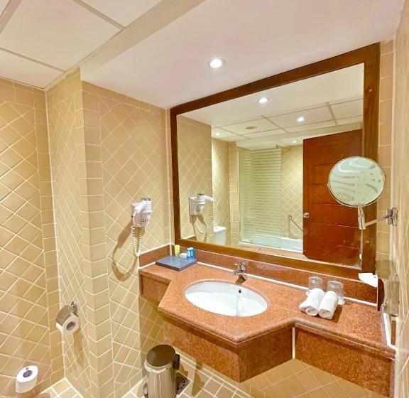 اتاق سه نفره دلوکس با چشم‌انداز دریا, Ivy Cyrene Island Aqua Park Resort