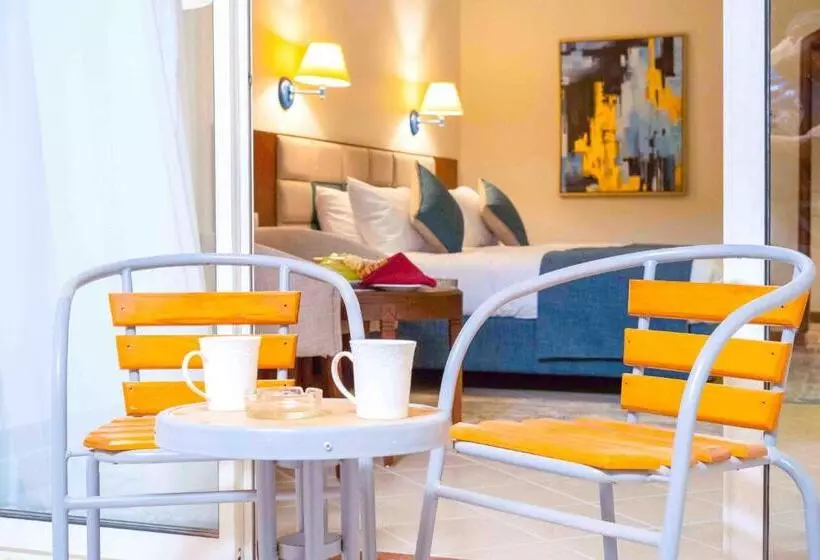 اتاق استاندارد سه نفره, Ivy Cyrene Island Aqua Park Resort