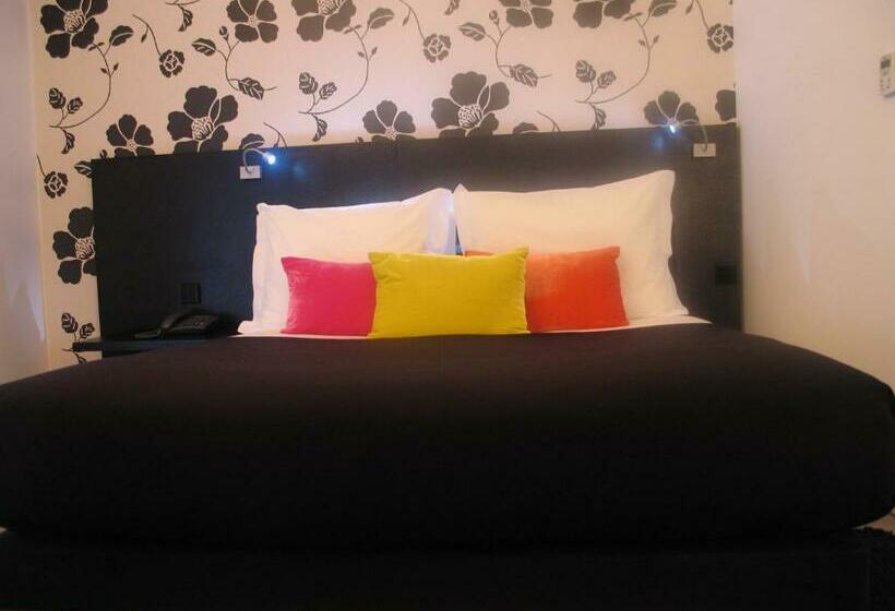 سوئیت 2 خوابه, Funchal Design