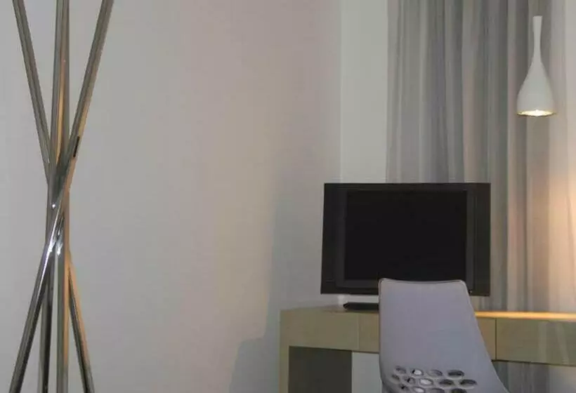 سوئیت 2 خوابه, Funchal Design