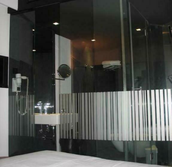 سوئیت 2 خوابه, Funchal Design