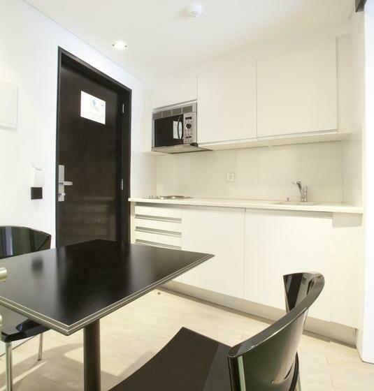 سوئیت 2 خوابه, Funchal Design