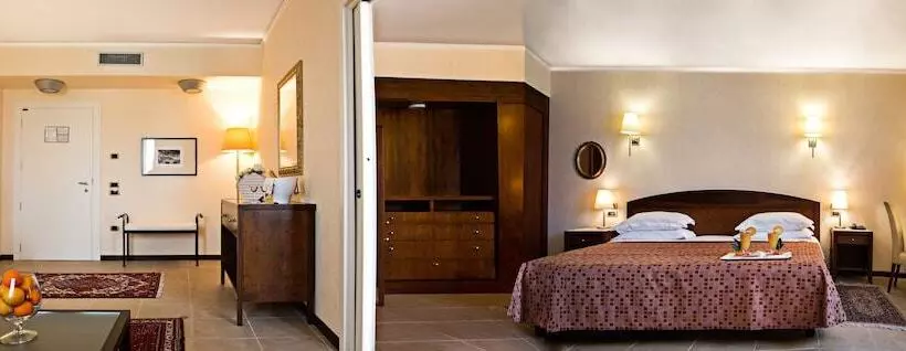 سوییت, Grand Hotel Paestum