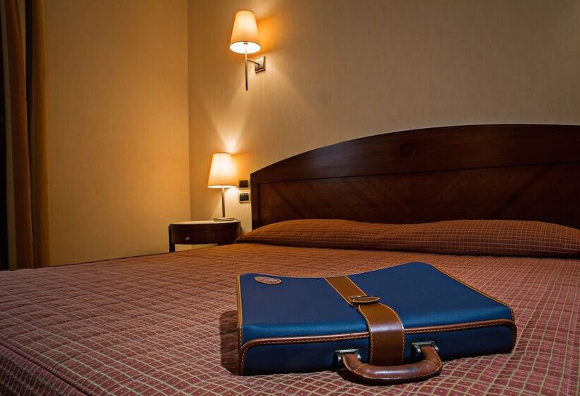 Трехместный Номер Базовый, Grand Hotel Paestum