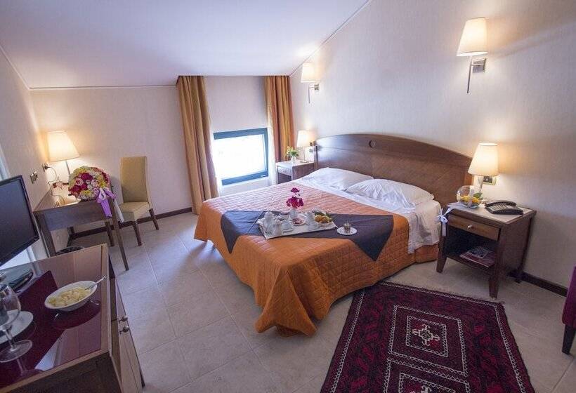 Номер Стандарт Трехместный, Grand Hotel Paestum