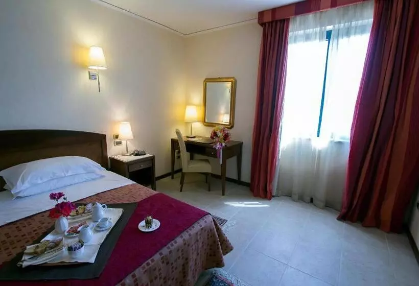 سوییت, Grand Hotel Paestum