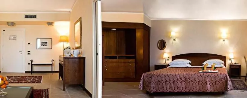 سوییت, Grand Hotel Paestum
