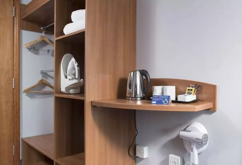 اتاق استاندارد, Holiday Inn Express Birmingham Star City, An Ihg