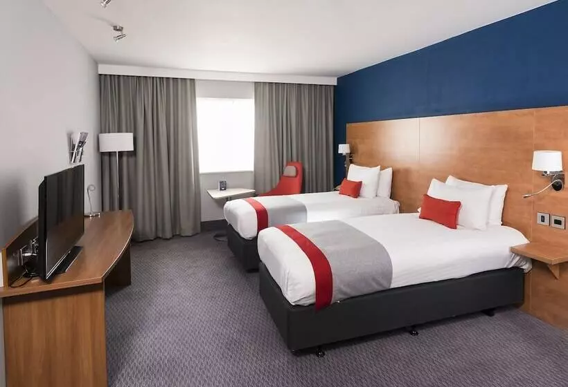 اتاق استاندارد, Holiday Inn Express Birmingham Star City, An Ihg