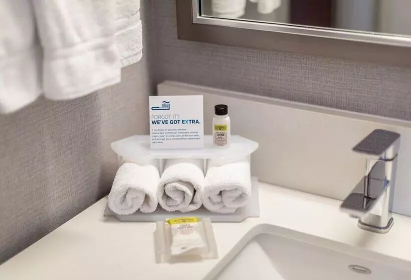 سوییت, Holiday Inn Express & Suites Riverport Richmond, An Ihg