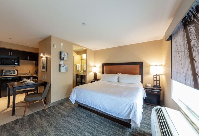 スイート, Holiday Inn Express & Suites Riverport Richmond, An Ihg