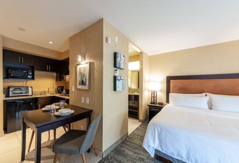 スイート, Holiday Inn Express & Suites Riverport Richmond, An Ihg